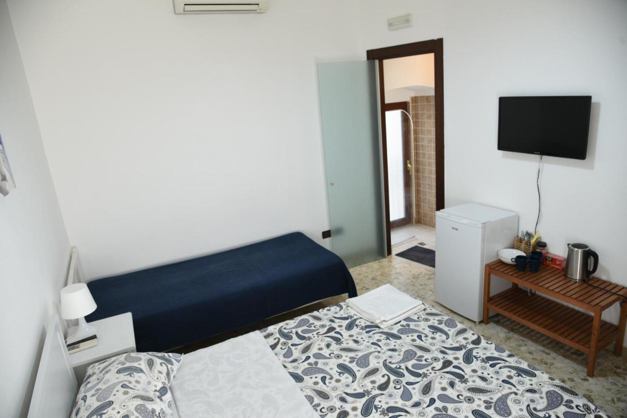 Hotel Corte Trecantaia 11 Holiday Bari Exterior foto