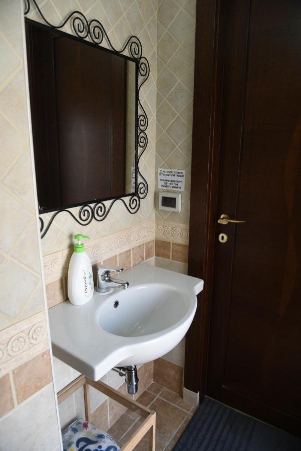 Hotel Corte Trecantaia 11 Holiday Bari Exterior foto